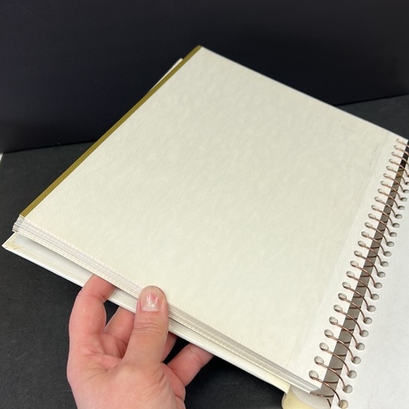 Vintage Disney photo album with 30 pages.Made in Canada - Picture 6 of 6